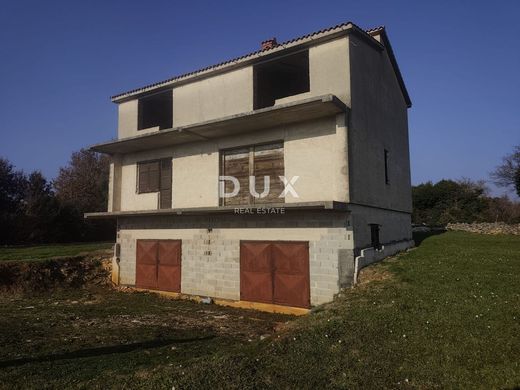 Luxury House for sale in Ližnjan, 1 200 000 €, Photo 1
