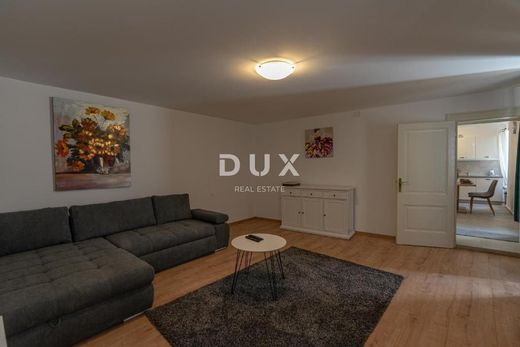 Luxury Apartment for sale in Rovinj, 495 000 €, Photo 1