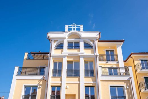 Luxury Apartment for sale in Borgio, 1 250 000 €, Photo 2
