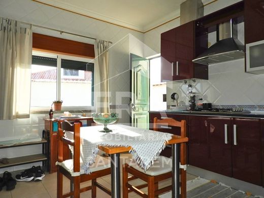 Maison de luxe à vendre à Santarém, 650 000 €, Photo 3