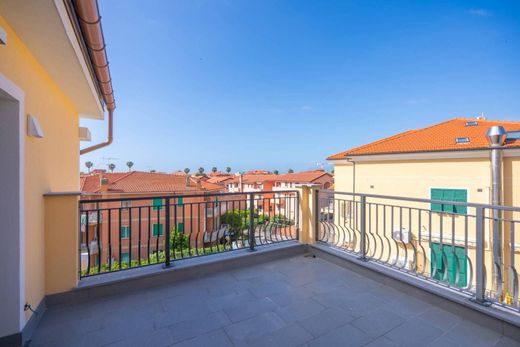 Luxury Apartment for sale in Borgio, 1 250 000 €, Photo 4