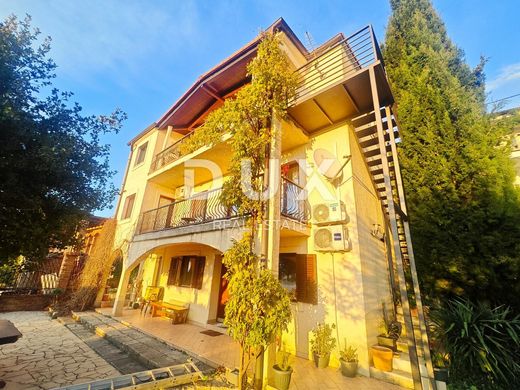 Maison de luxe à vendre à Crikvenica, 450 000 €, Photo 2