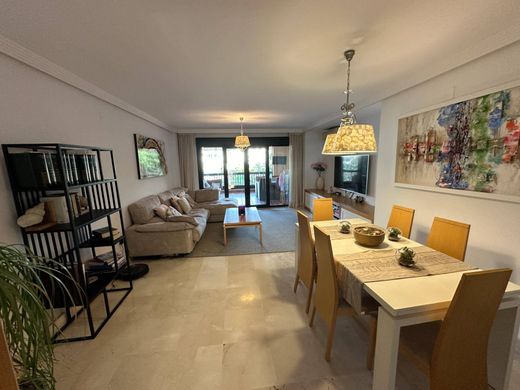 Luxury Apartment for sale in San Pedro de Alcántara, 670 500 €, Photo 3