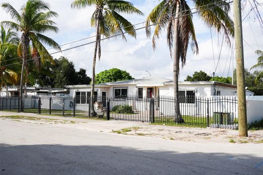 Luxury House for sale in Miami Heights Trailer Park, 596 610 €, Photo 2
