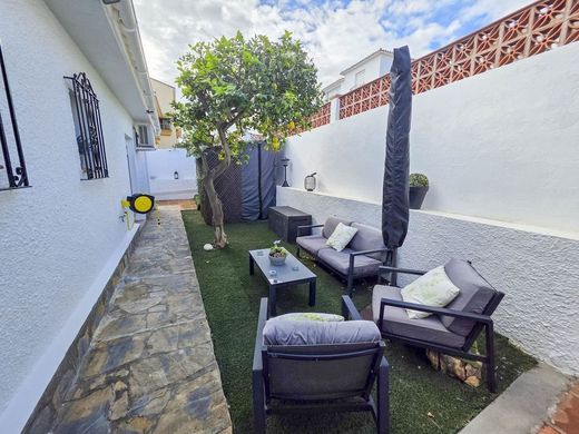 Luxury House for sale in Manilva, 860 000 €, Photo 3
