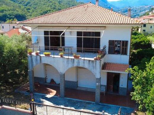 Luxury House for sale in Tovo San Giacomo, 600 000 €, Photo 1