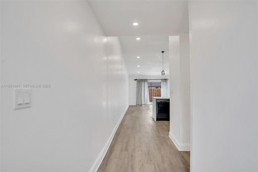 Luxury House for sale in Miami Terrace Mobile Home, 401 171 €, Photo 2