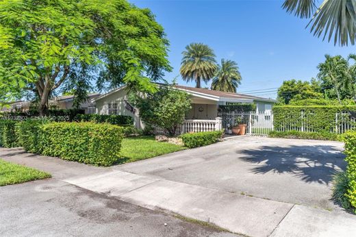 Luxury House for sale in Miami Terrace Mobile Home, 585 539 €, Photo 2