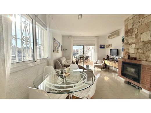 Luxury House for sale in Empuriabrava, 580 000 €, Photo 5