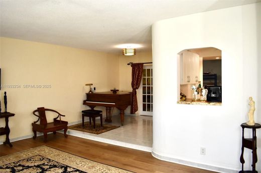 Luxury House for sale in Hollywood, 592 349 €, Photo 3