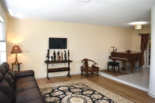 Luxury House for sale in Hollywood, 592 349 €, Photo 4