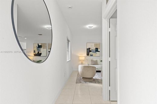 Luxury House for sale in Miami Heights Trailer Park, 443 197 €, Photo 5