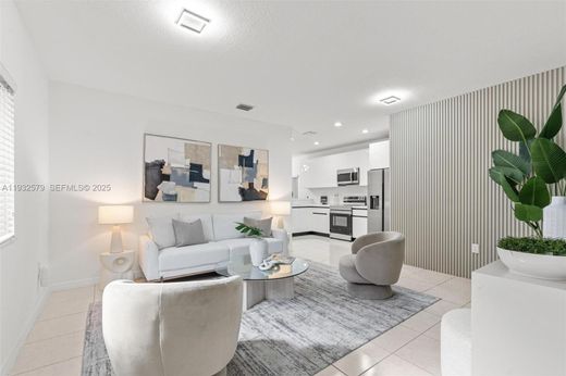 Luxury House for sale in Miami Heights Trailer Park, 443 197 €, Photo 6