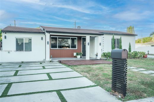 Luxury House for sale in Hollywood, 661 505 €, Photo 3