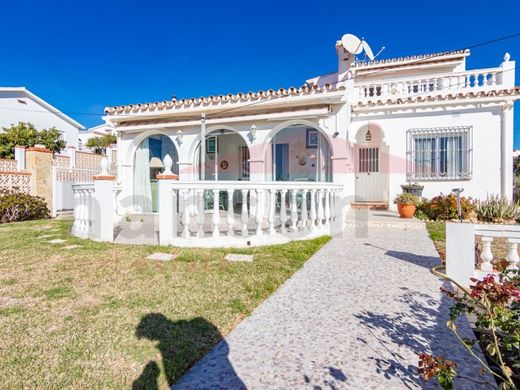 Luxury House for sale in Vélez-Málaga, 540 000 €, Photo 2