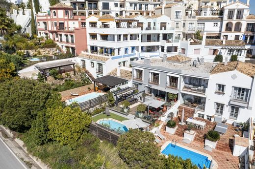 Luxury Apartment for sale in Benahavís, 1 095 000 €, Photo 2