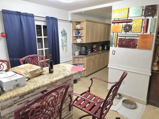 Luxury House for sale in Miami Heights Trailer Park, 610 292 €, Photo 4