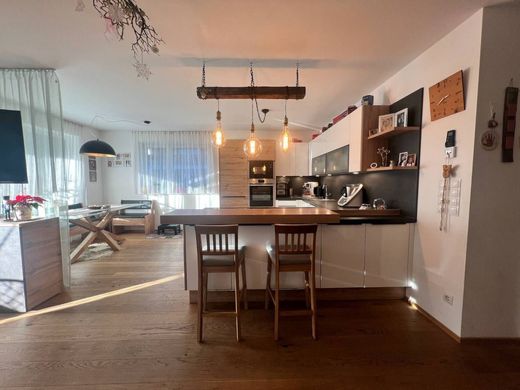 Luxury Apartment for sale in Brunico, 765 000 €, Photo 5