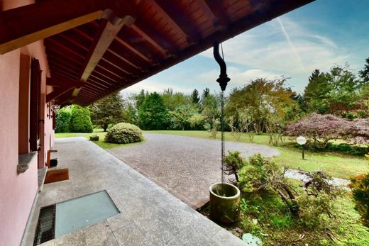 Luxury House for sale in Cantù, 1 230 000 €, Photo 3