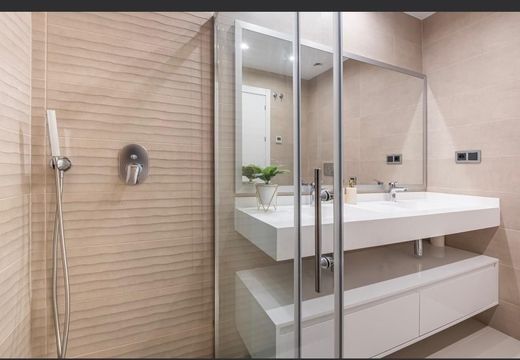 Luxury Apartment for sale in Benidorm, 579 000 €, Photo 5