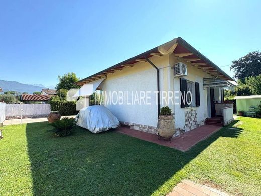 Luxury House for sale in Massa, 460 000 €, Photo 1
