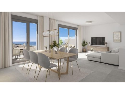 Maison de luxe à vendre à Manilva, 465 000 €, Photo 1
