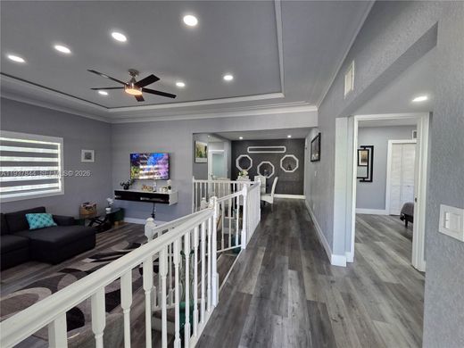 Luxury House for sale in North Miami, 558 277 €, Photo 7