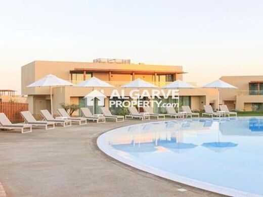 Luxury Apartment for sale in Porches, 800 000 €, Photo 1