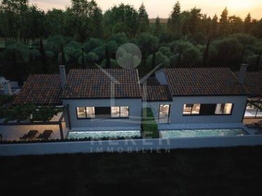 Maison de luxe à vendre à Porec, 400 000 €, Photo 7