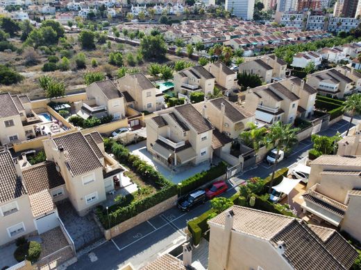 Luxury House for sale in Benidorm, 530 200 €, Photo 1