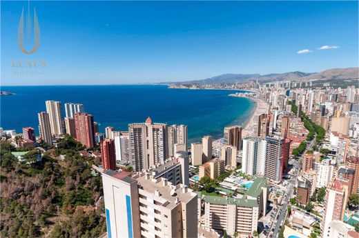 Luxury Apartment for sale in Benidorm, 890 000 €, Photo 1