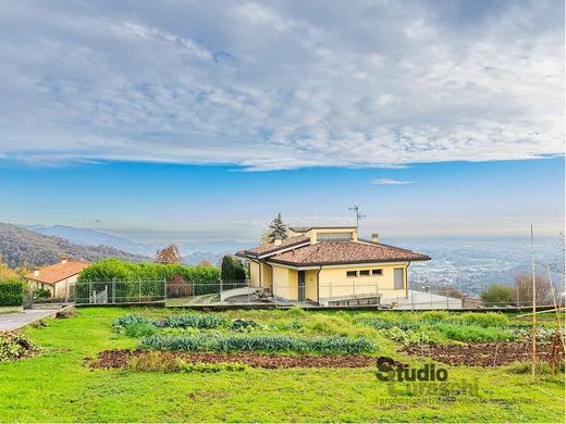 Luxury House for sale in Colle Brianza, 495 000 €, Photo 1