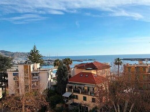 Luxury Apartment for sale in San Remo, 990 000 €, Photo 1