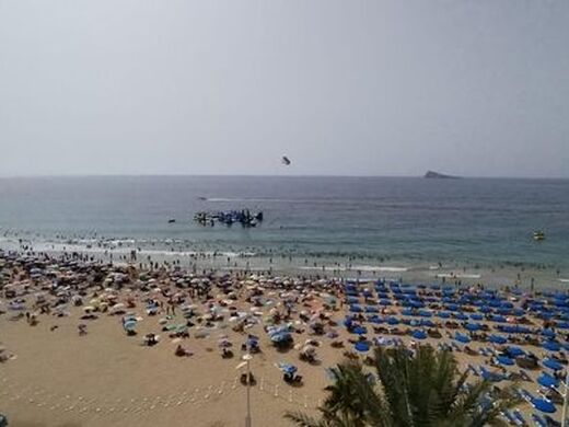 Luxury Apartment for sale in Benidorm, 585 000 €, Photo 1