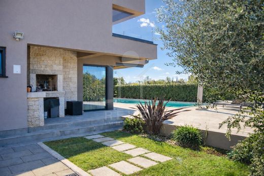 Maison de luxe à vendre à Porec, 1 050 000 €, Photo 4