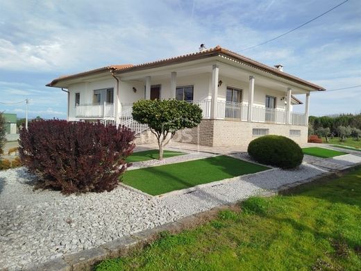Luxury House for sale in Tourais, 1 200 000 €, Photo 1