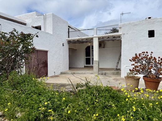 Maison de luxe à vendre à Sant Josep de Sa Talaia, 1 800 000 €, Photo 1