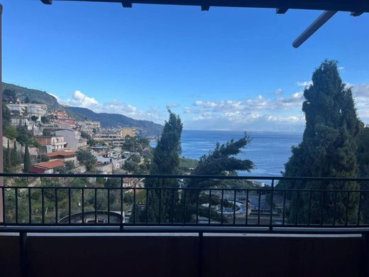 Luxury Apartment for sale in Taormina, 475 000 €, Photo 1