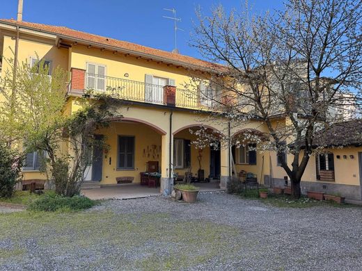 Luxury House for sale in Monza, 1 130 000 €, Photo 1