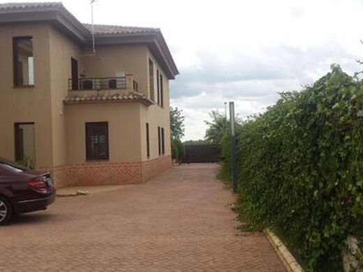 Luxury House for sale in La Carlota, 450 000 €, Photo 5