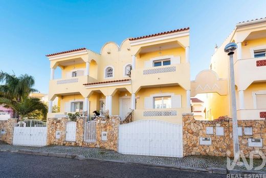 Luxury House for sale in Quarteira, 660 000 €, Photo 1