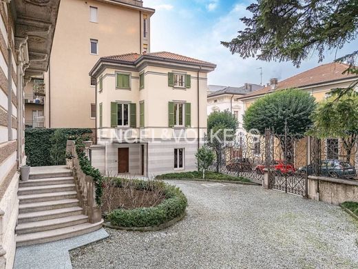 Appartement de luxe à vendre à Como, 560 000 €, Photo 1