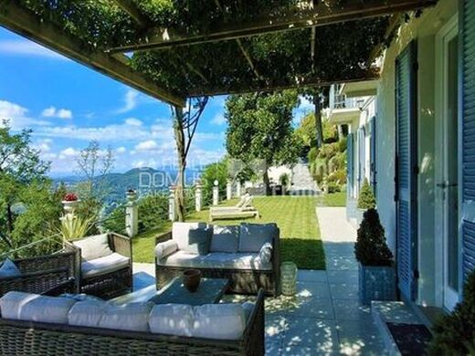 Luxury House for sale in Como, 2 500 000 €, Photo 1