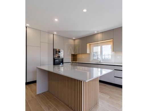 Luxury House for sale in Seixal, 410 000 €, Photo 7
