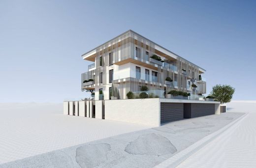 Luxury Apartment for sale in Riva Del Garda, 700 000 €, Photo 3