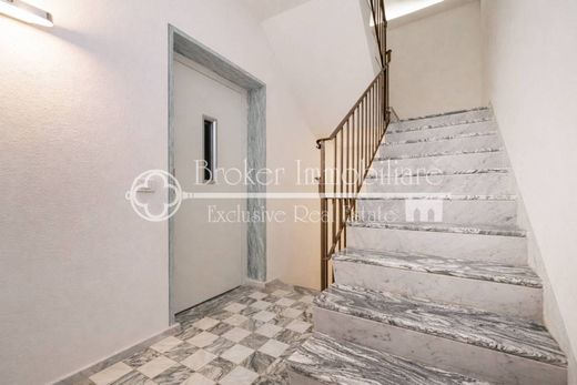 Luxury Apartment for sale in Pietrasanta, 2 600 000 €, Photo 5