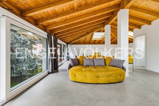 Luxury House for sale in Castellanza, 790 000 €, Photo 1