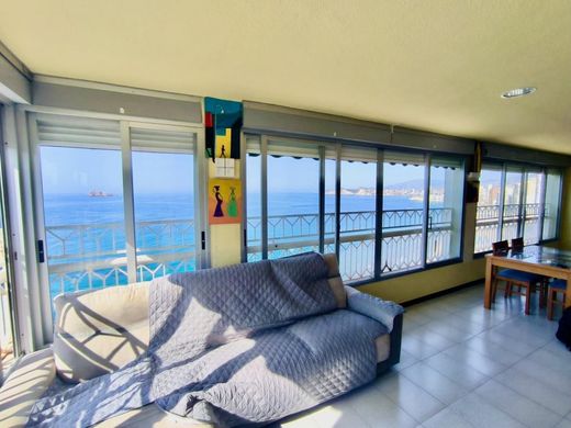 Luxury Apartment for sale in Benidorm, 674 000 €, Photo 1