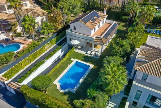 Luxury House for sale in Marbella, 2 650 000 €, Photo 1