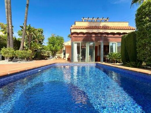 Luxury House for sale in Benidorm, 875 000 €, Photo 1